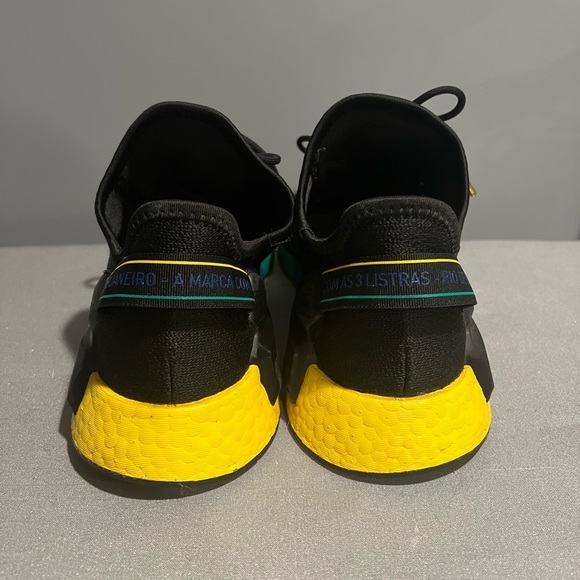 adidas gazelle silver green womens Tênis Adidas NMD R1 v2 Rio de Janeiro Preto – NewSkull
